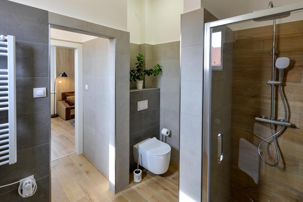 Soho Apartment Písek Esterno foto