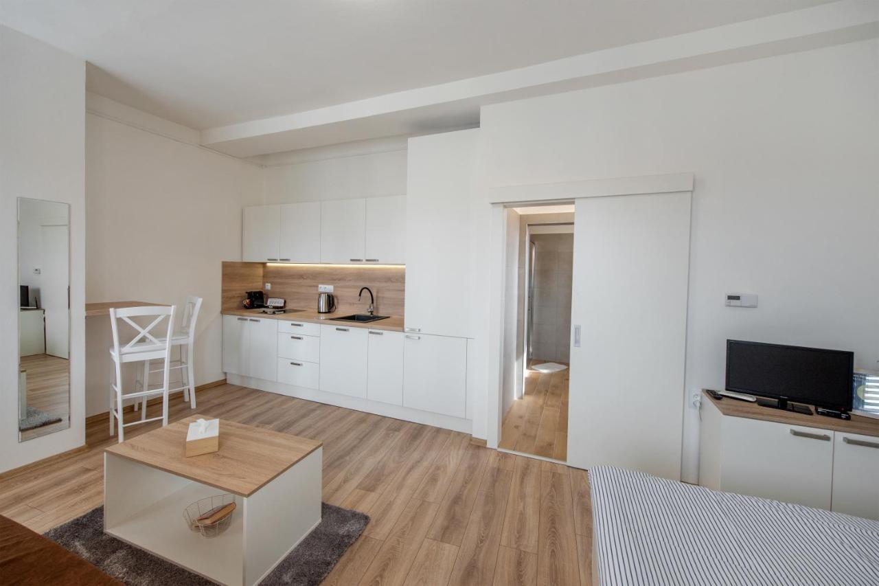 Soho Apartment Písek Esterno foto