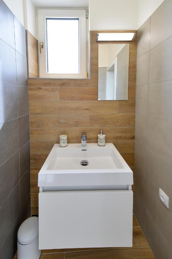 Soho Apartment Písek Esterno foto