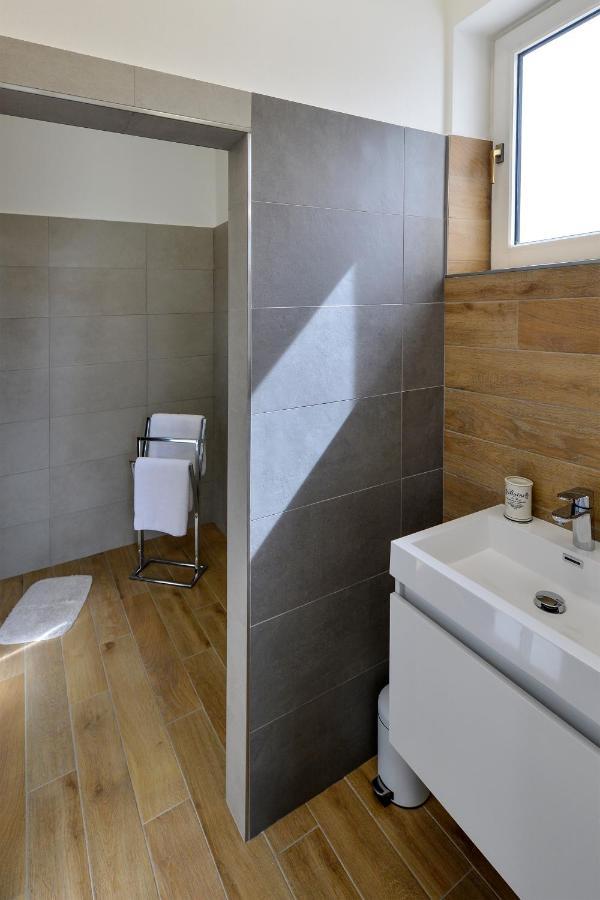 Soho Apartment Písek Esterno foto